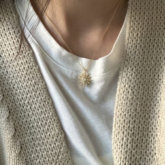 Simplistic Star Necklace| 14k Gold Plated - Picture 2 of 5